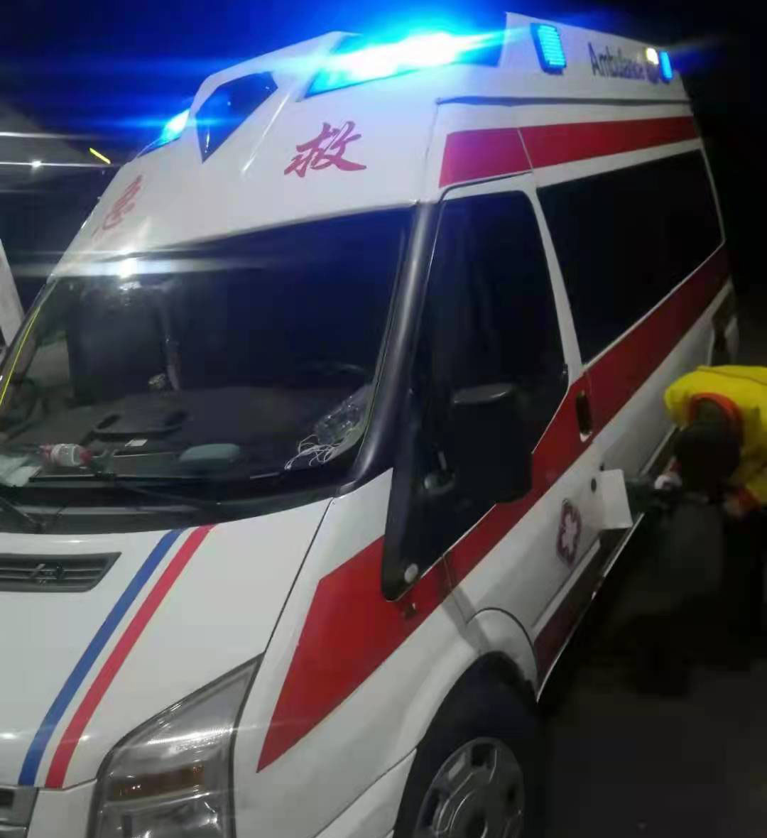 雷州市专业救护车出租